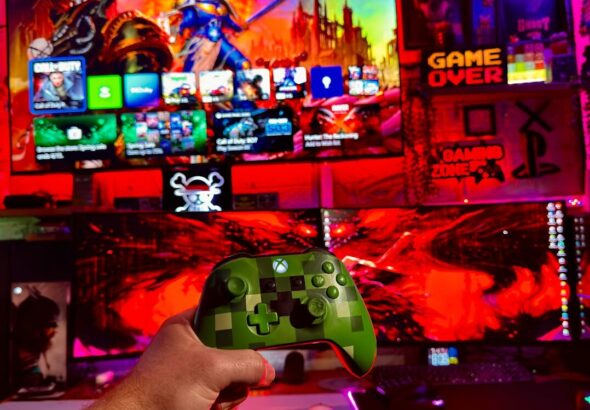 competitive gaming risk management, when to take risks in games, safe gameplay strategies, gaming risk assessment, strategic gaming tips, competitive game tactics, risk versus safety in gaming, gaming decision making, when to play aggressive in games, professional gaming strategies