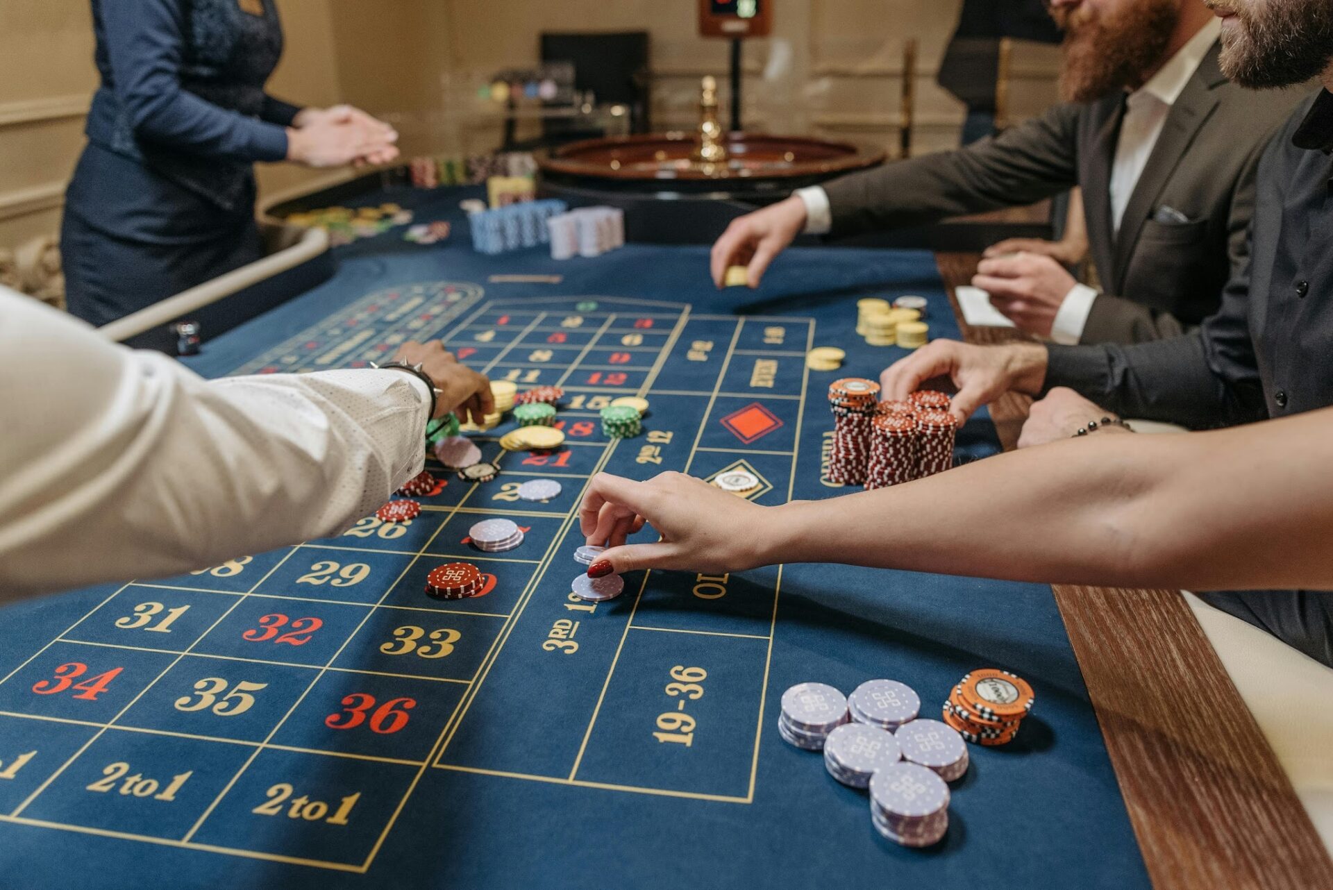 Slots Vs Table Games: What Draws Players To Each