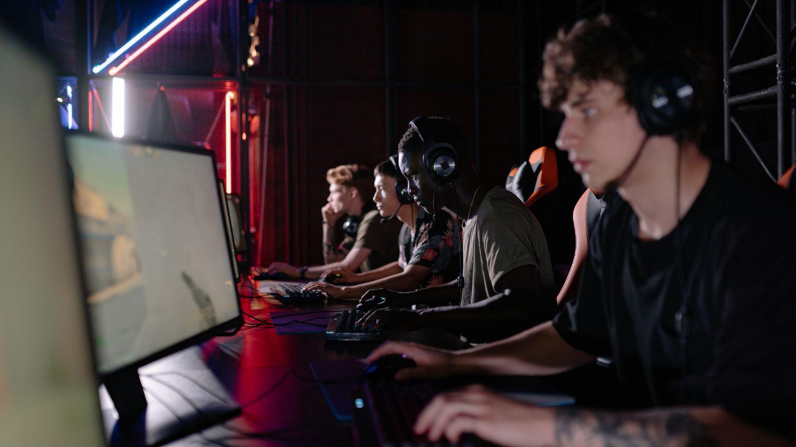 How Does Competitive Gaming Redefine Audience Experience On Digital Competition